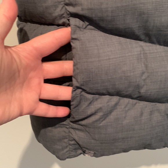 Wind River size medium puffer vest - Picture 2 of 5